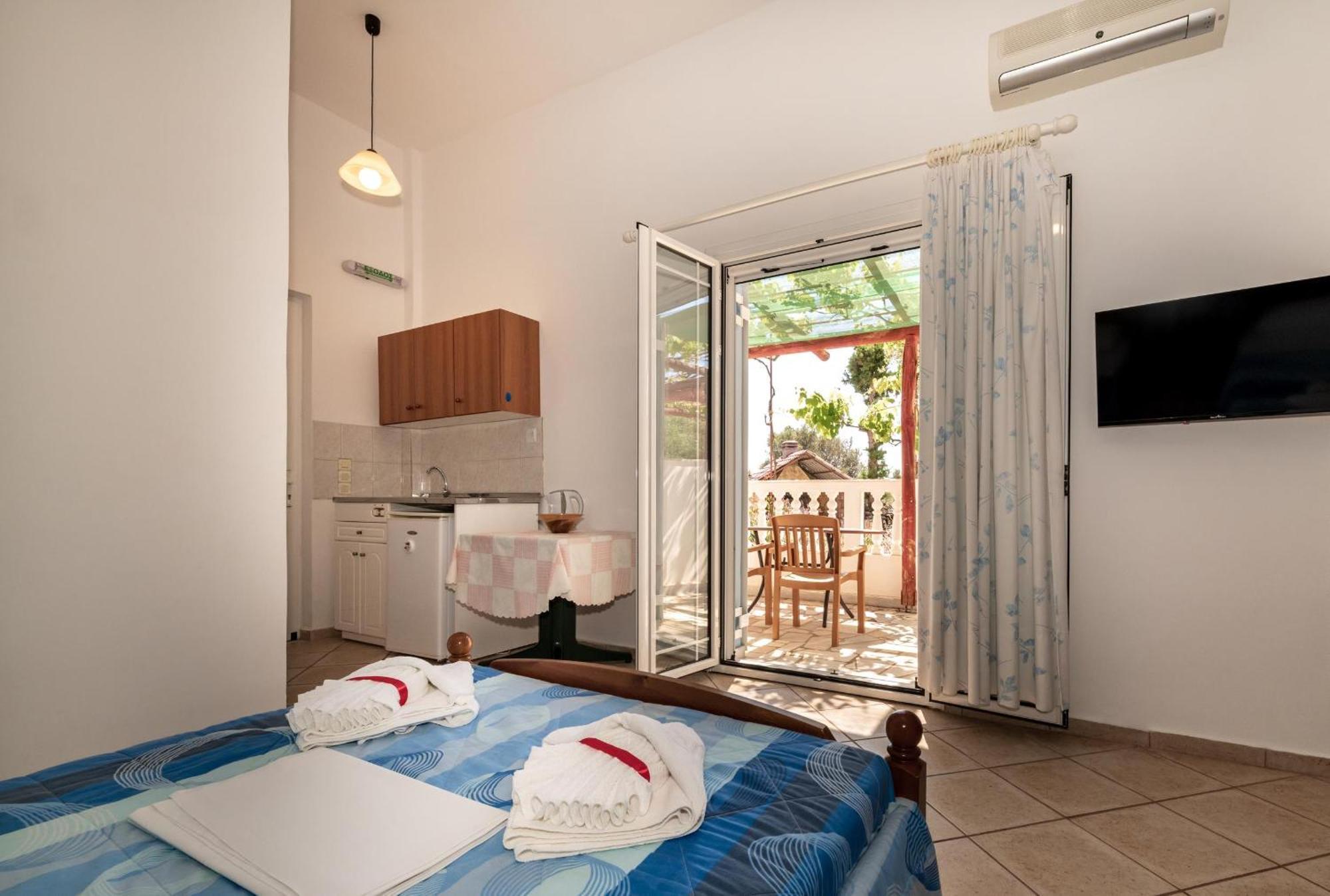 Mikro Nisi Studios & Apartments Agios Nikolaos  Exterior foto